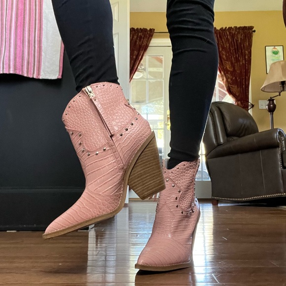 Sam Edelman Pink Ankle Boots - Picture 2 of 5
